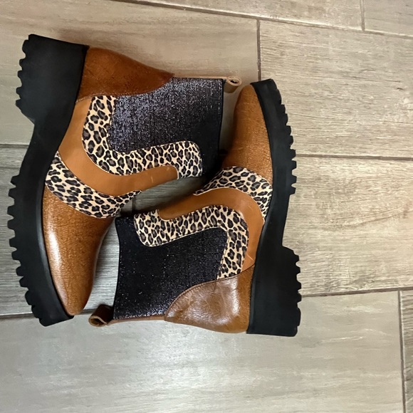 Unity in Diversity Camo Animal Print Combo Bootie Sz 39 New With Box - Picture 4 of 12